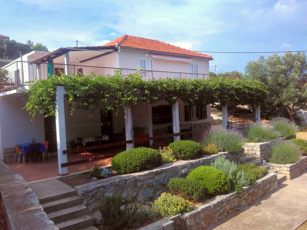 Apartments Sonija Gdinj Bagian luar foto