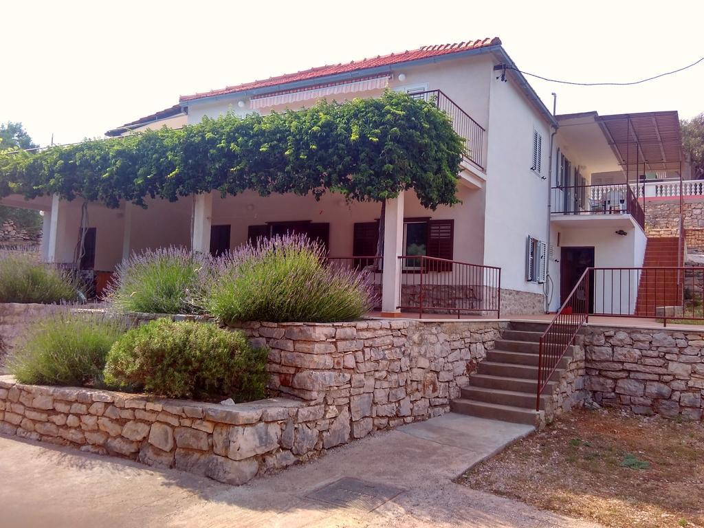 Apartments Sonija Gdinj Bagian luar foto